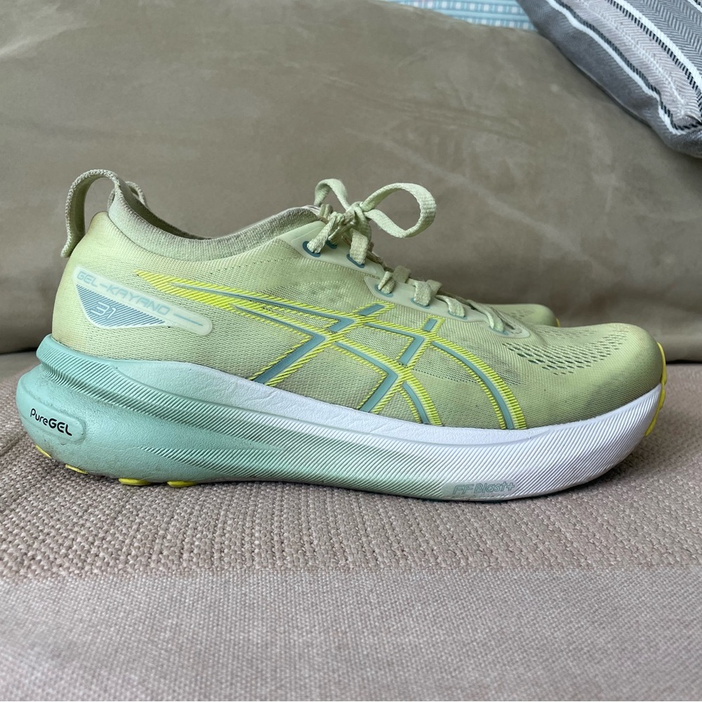 Asics Gel Kayano 31 Womens Sz 8.5 Wide Running Shoes Cool Matcha Light